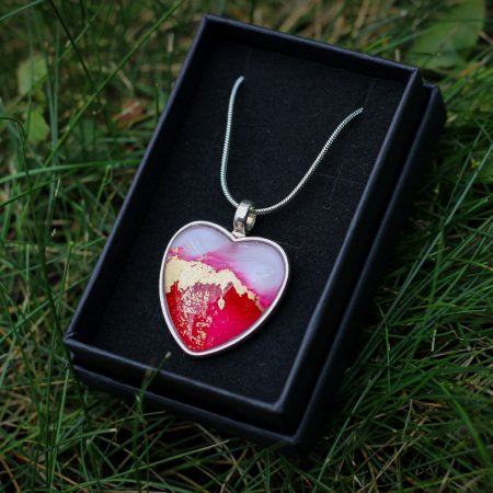 Nemesacél nyaklánc szív alakú medállal