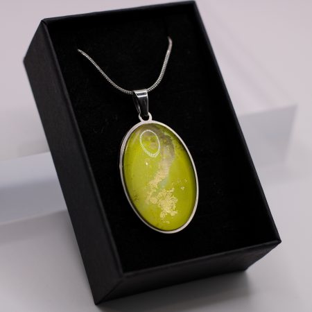 Lime- nemesacél nyaklánc medállal